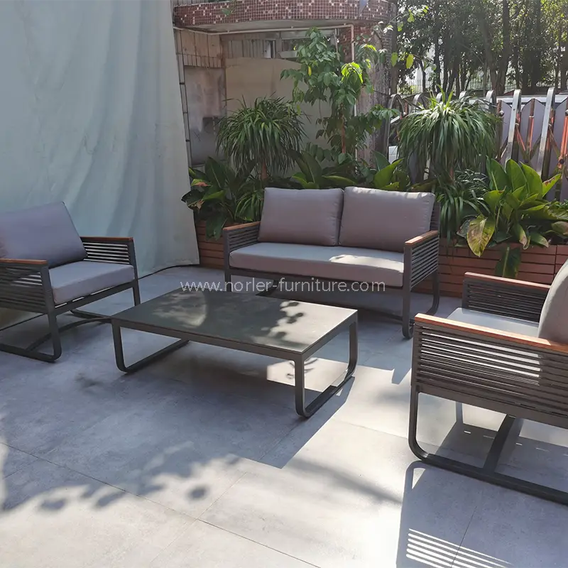 Pinakabagong panlabas na aluminyo frame teak wood armrest sofa